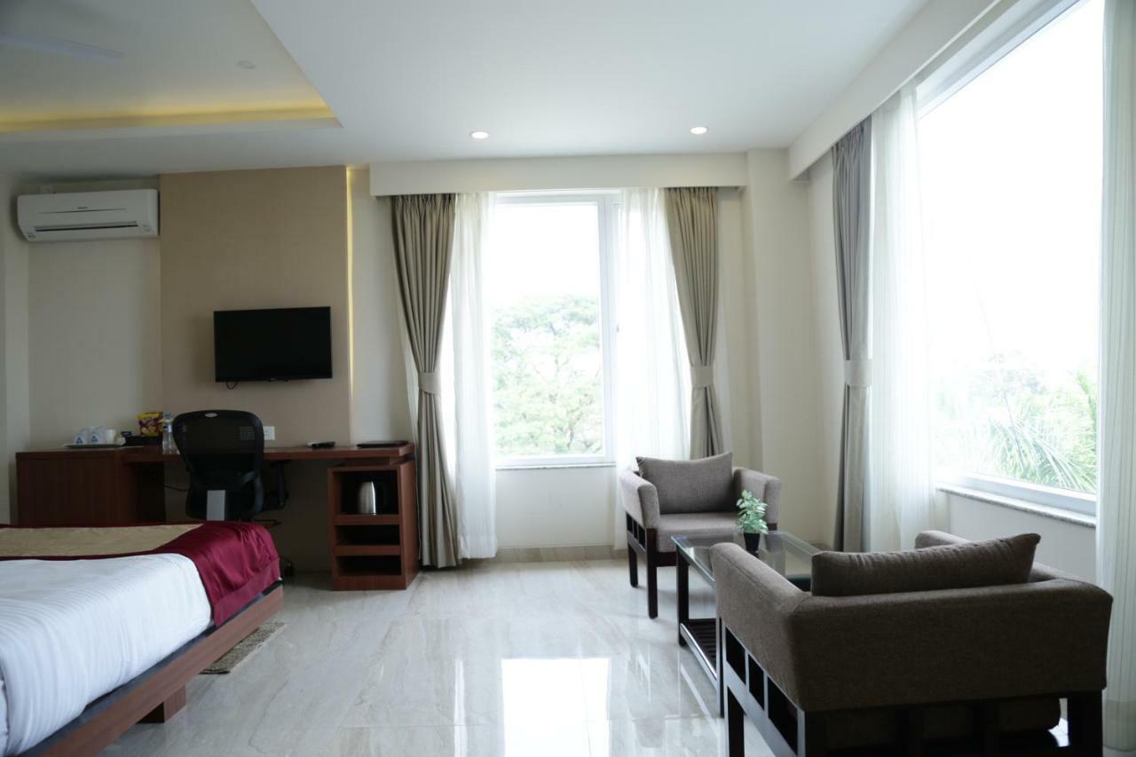 Prism A Boutique Hotel จอร์ฮัต ภายนอก รูปภาพ